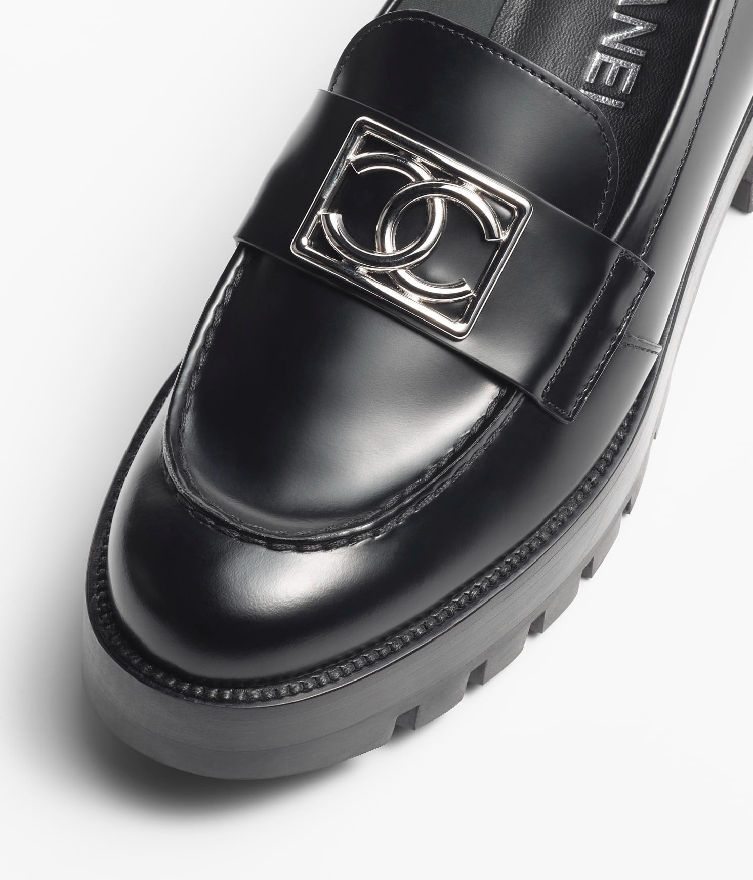 CHANEL MOASINS BLACK CALFSKIN METAL