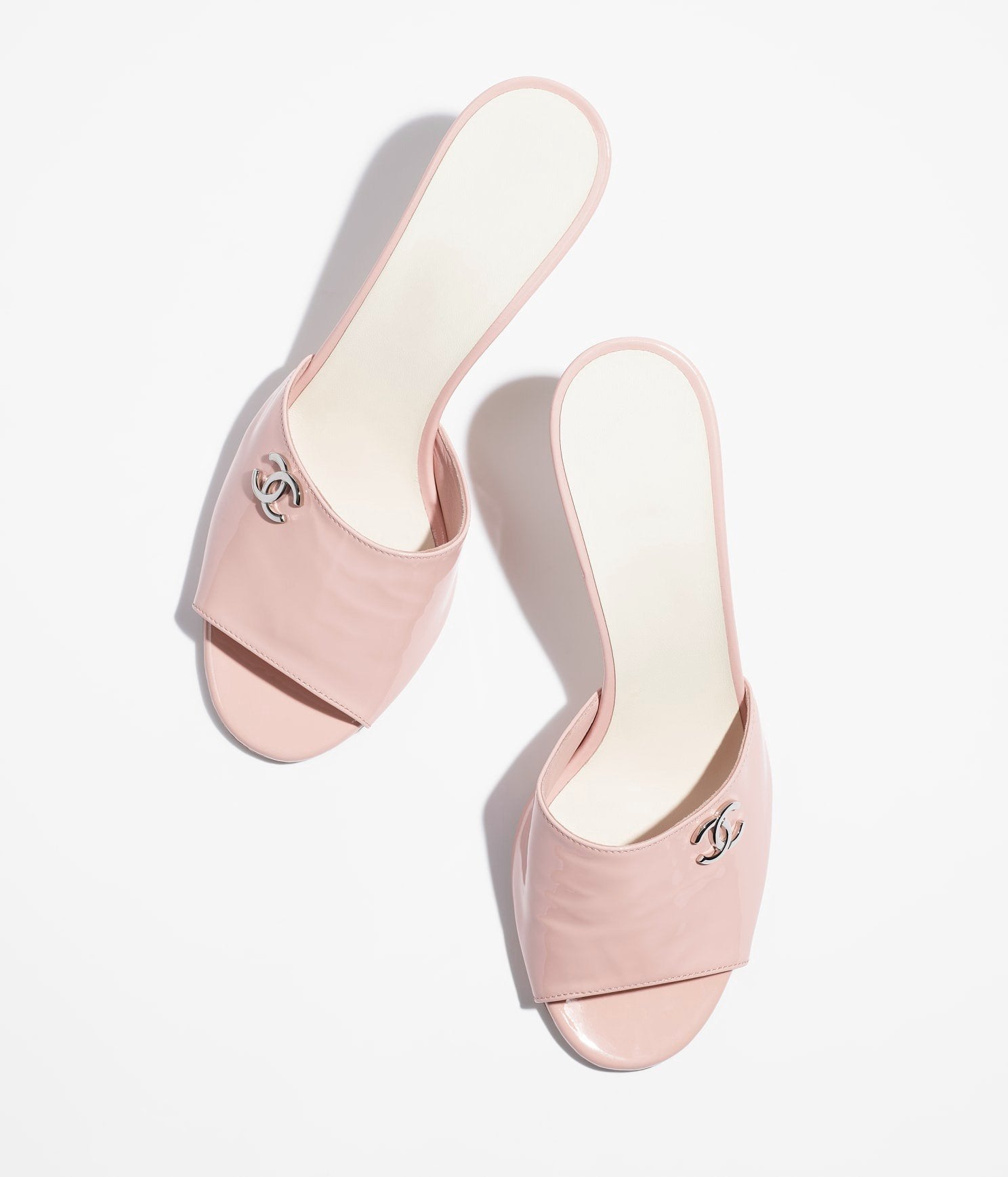 CHANEL MULES LIGHT PINK PATENT LAMBSKIN